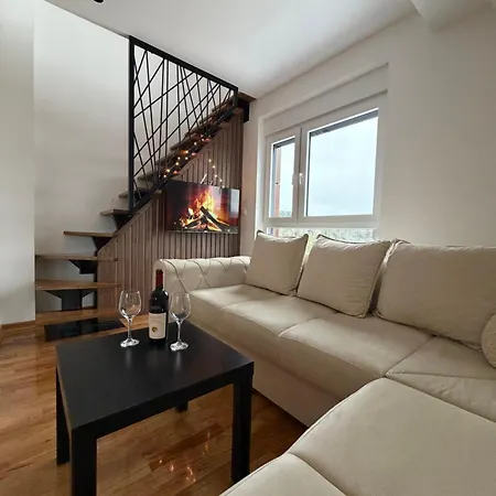 Mali Golubac Star Daire Divčibare