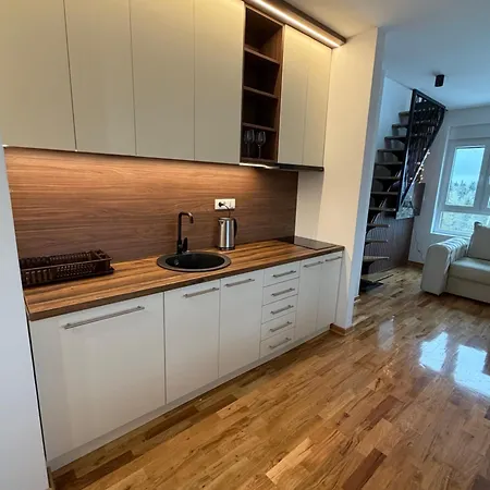 Mali Golubac Star 아파트